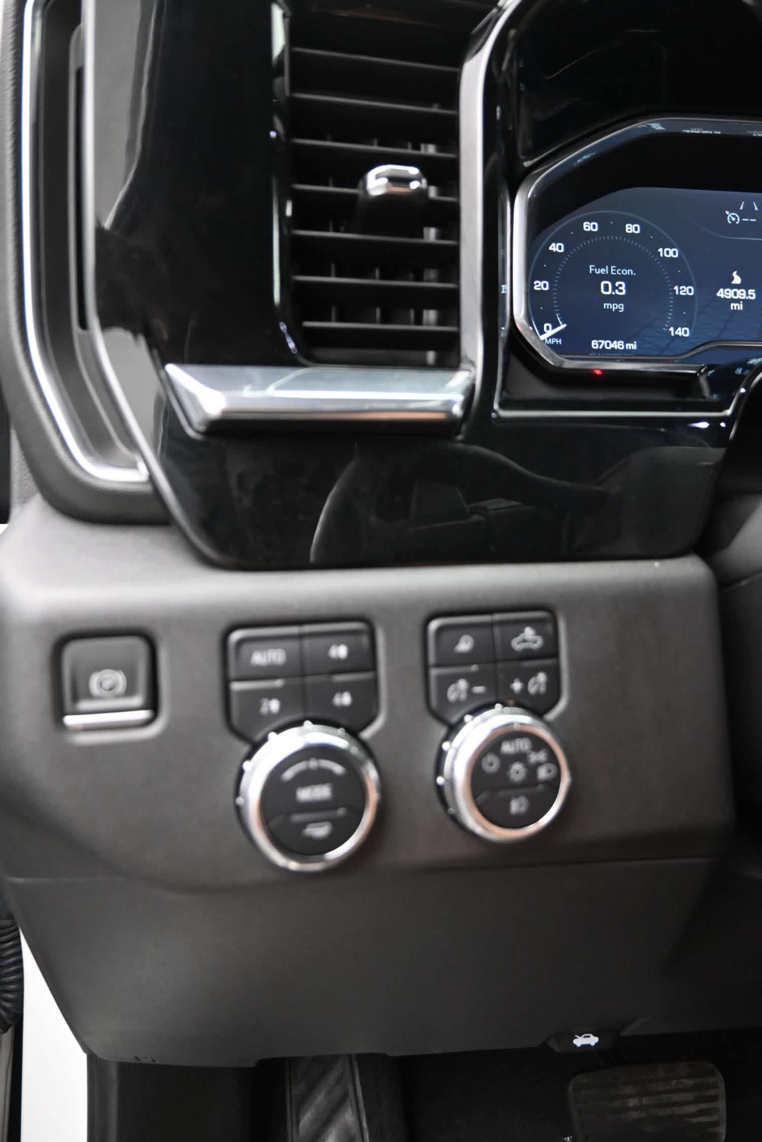 Used 2023 GMC Sierra 1500 SLT w/ SLT Premium Package AWD/4WD image 25