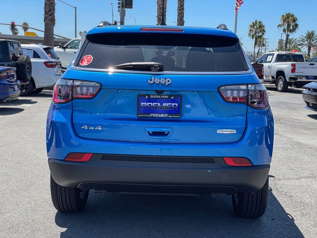 New 2025 Jeep Compass Latitude image 4