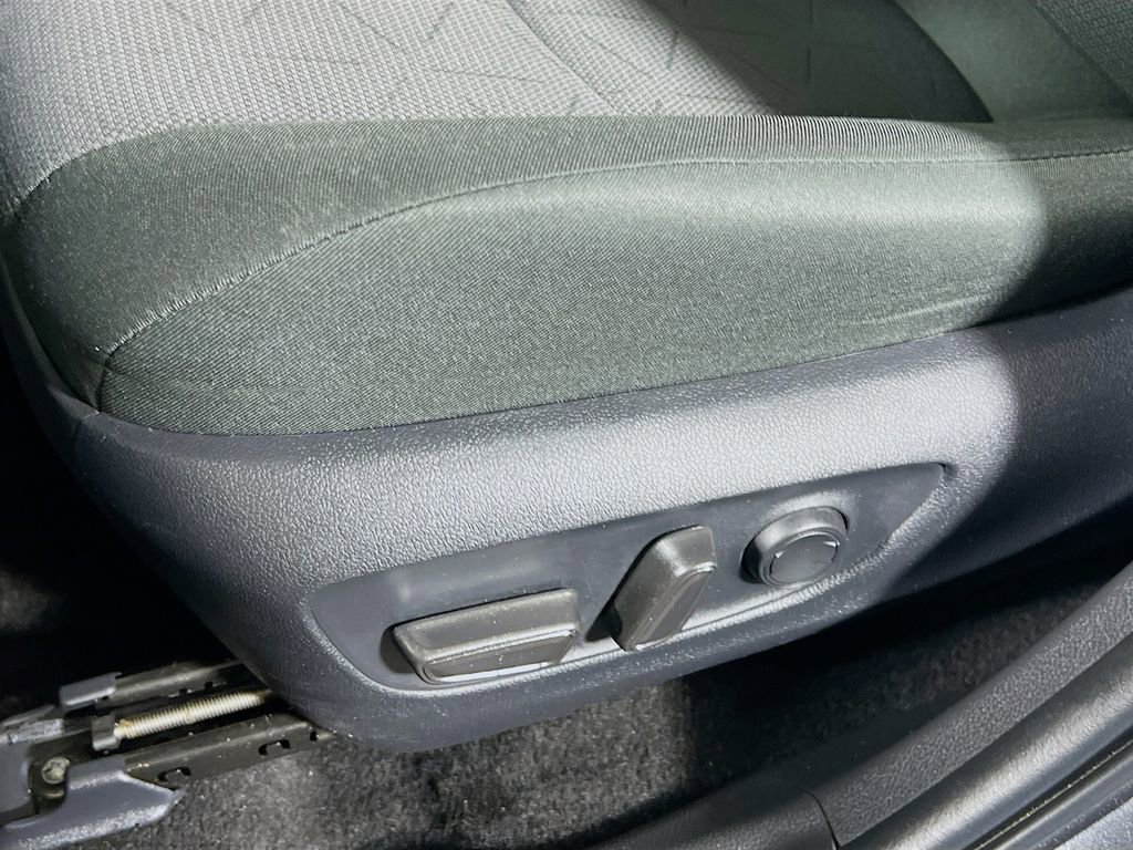 Certified 2025 Toyota RAV4 XLE AWD/4WD image 18