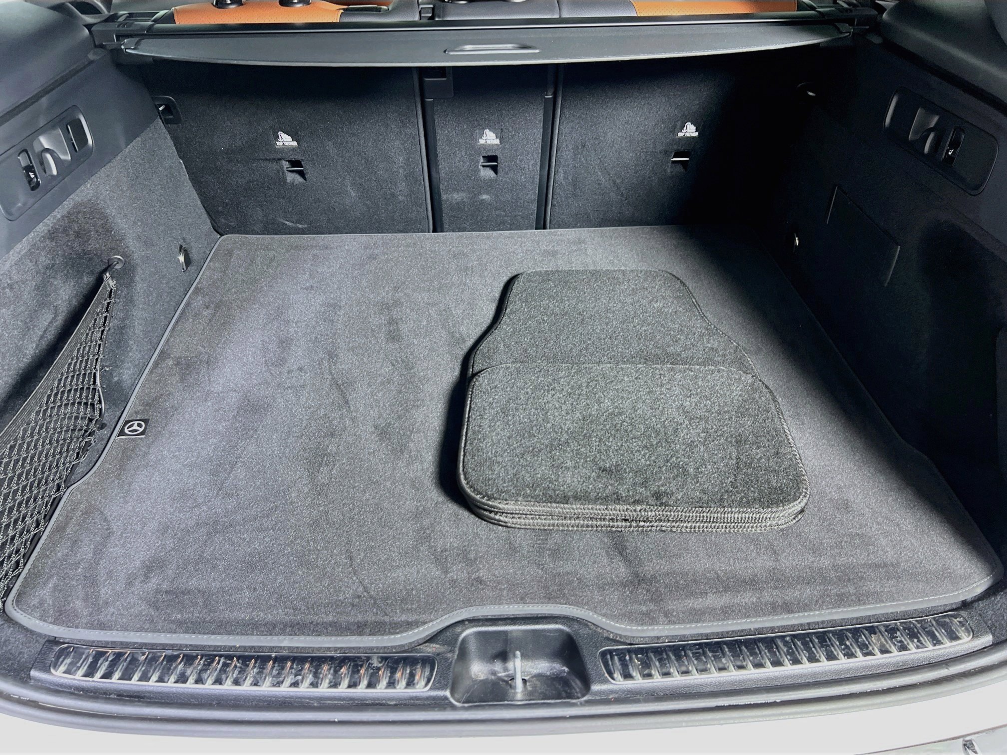 Used 2025 Mercedes-Benz GLC 300 4MATIC image 27