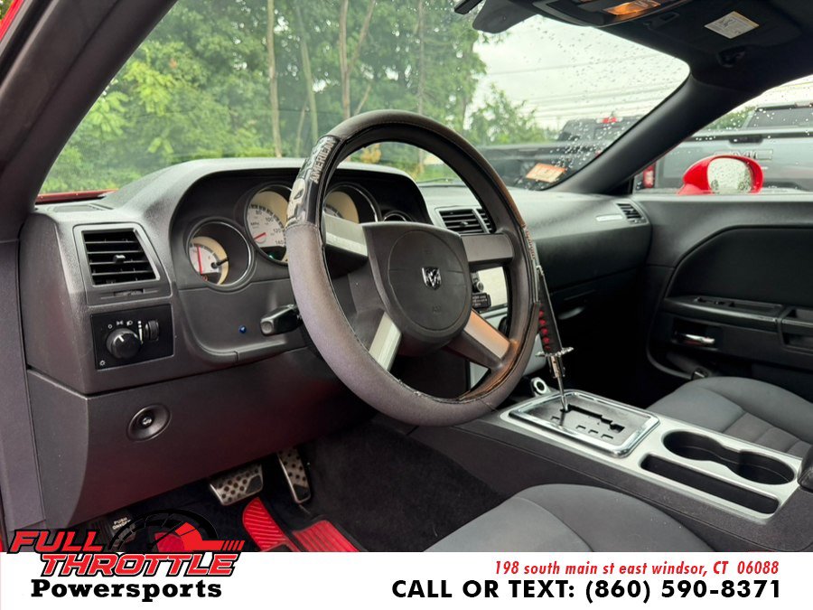 Used 2010 Dodge Challenger SE RWD image 19