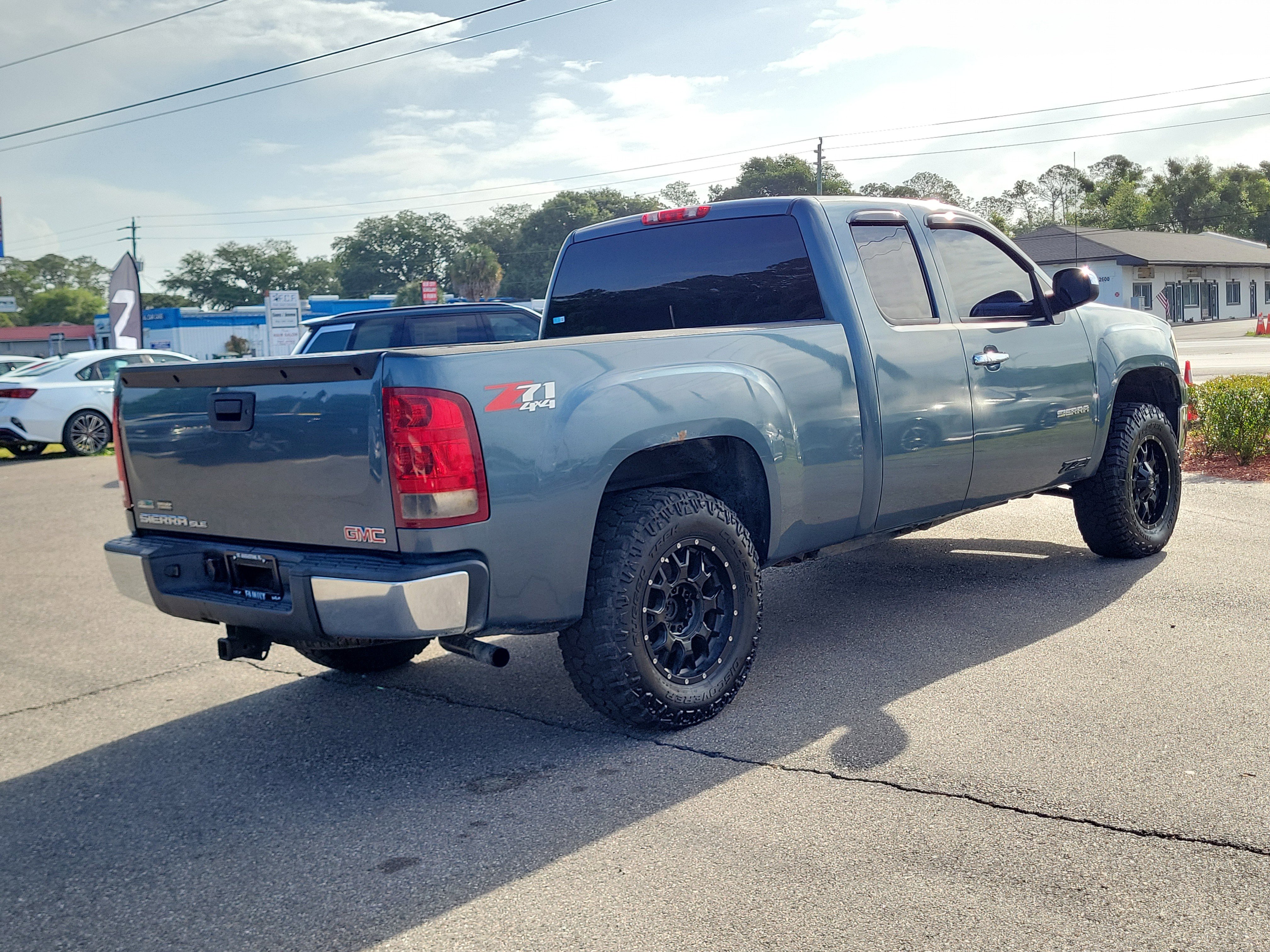 Used 2010 GMC Sierra 1500 SLE AWD/4WD image 6