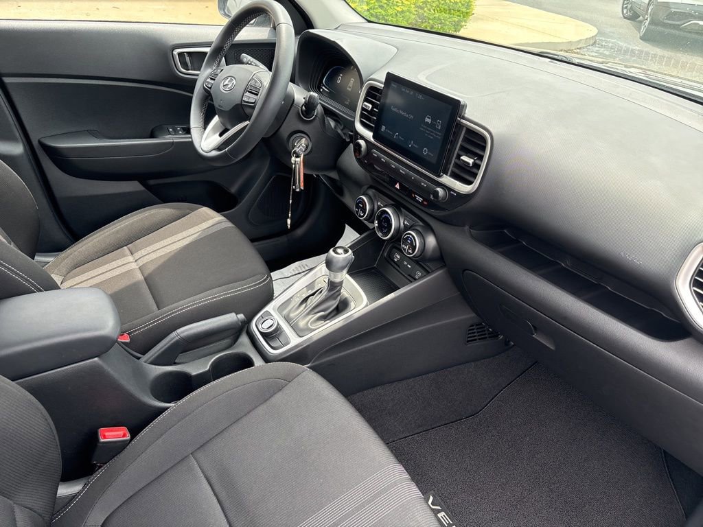 Certified 2023 Hyundai Venue SEL FWD image 12