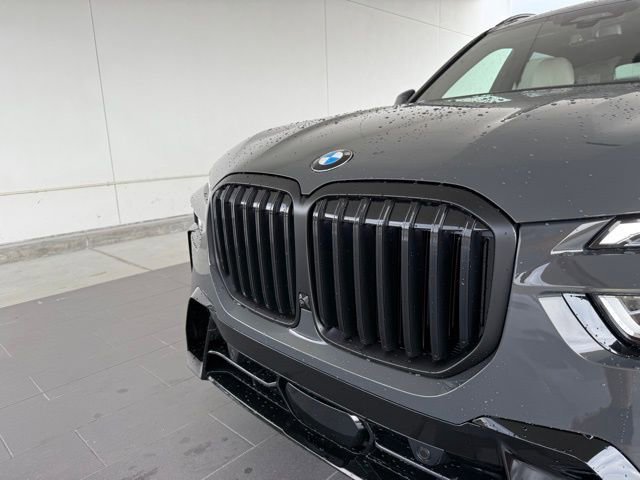 Used 2026 BMW X7 xDrive40i w/ M Sport Package image 2