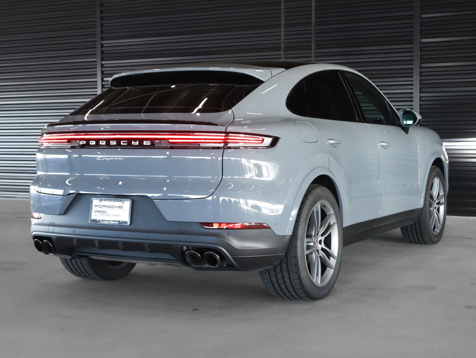 Certified 2025 Porsche Cayenne Coupe image 10