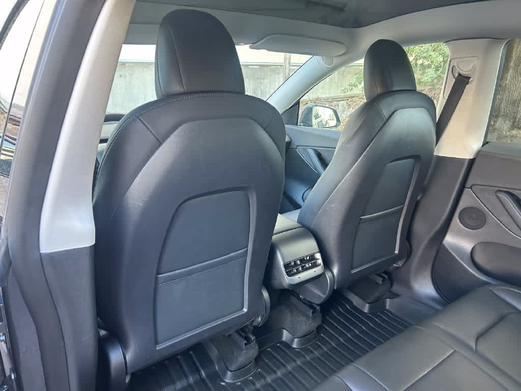 Used 2022 Tesla Model Y Long Range AWD/4WD image 13