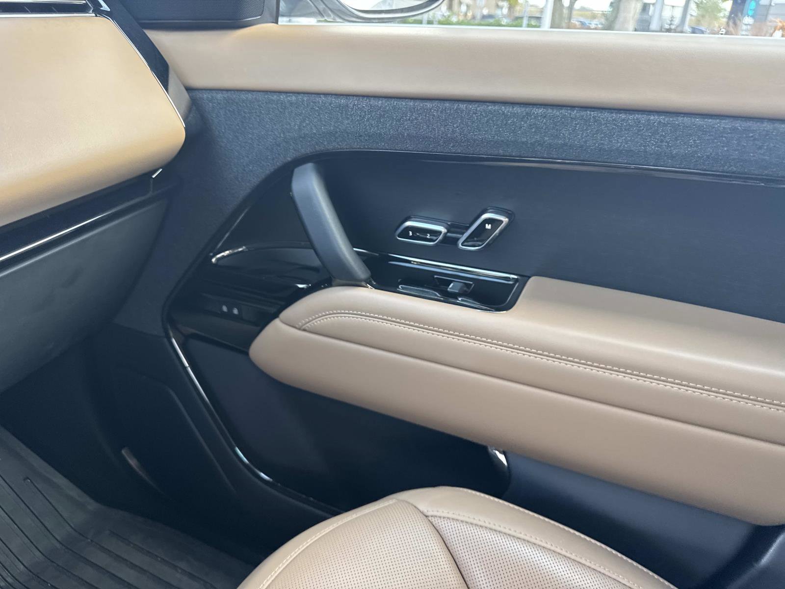 Used 2024 Land Rover Range Rover Sport SE image 21