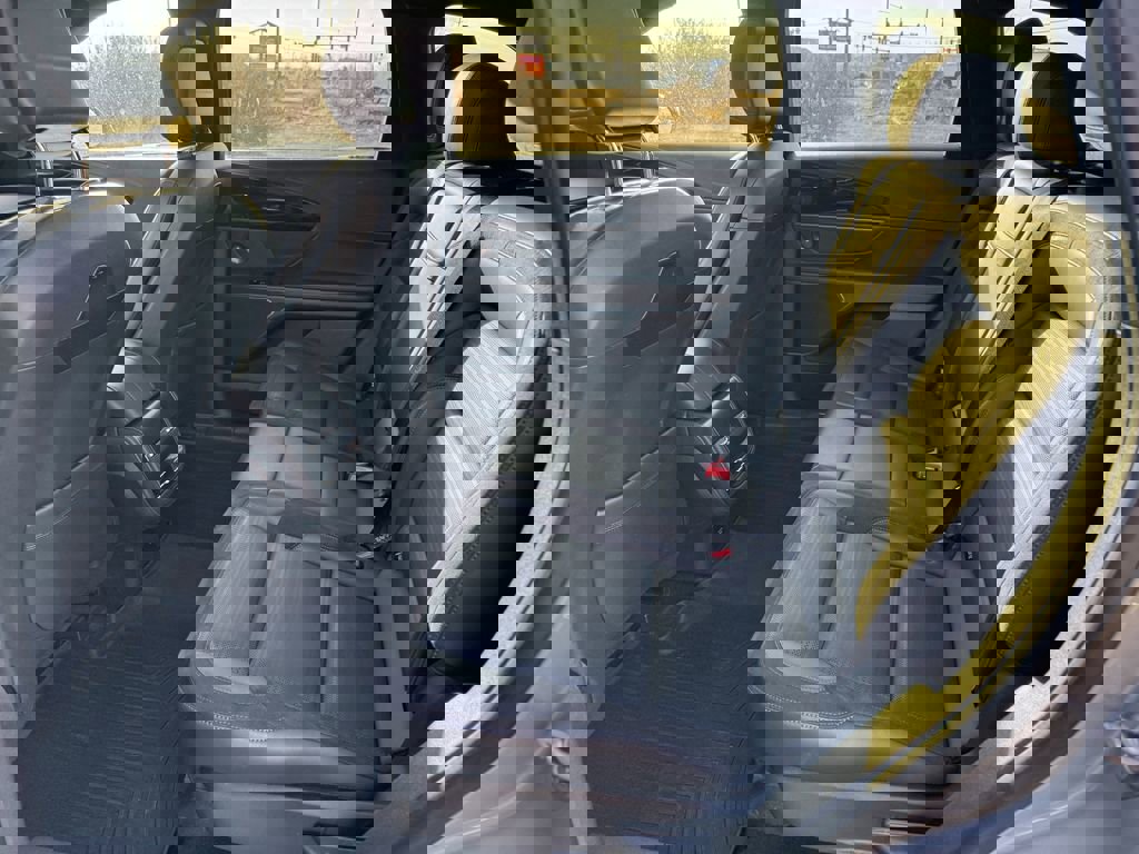 Used 2024 Lincoln Nautilus Reserve w/ Equipment Group 202A image 10