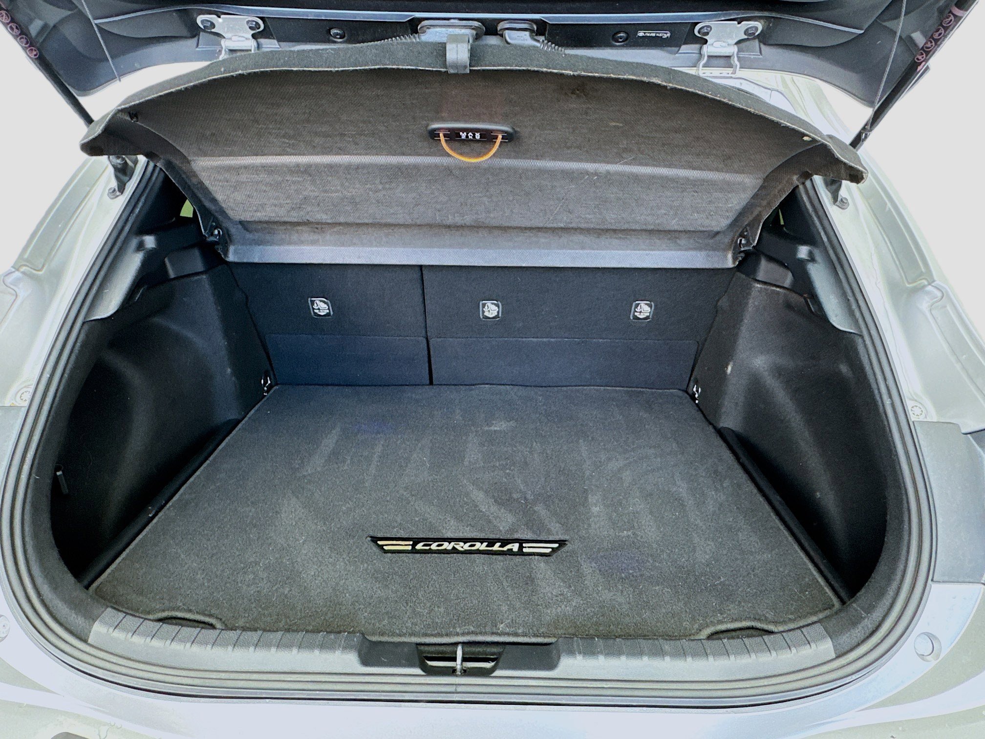 Used 2019 Toyota Corolla SE w/ Carpet Mat Package FWD image 16