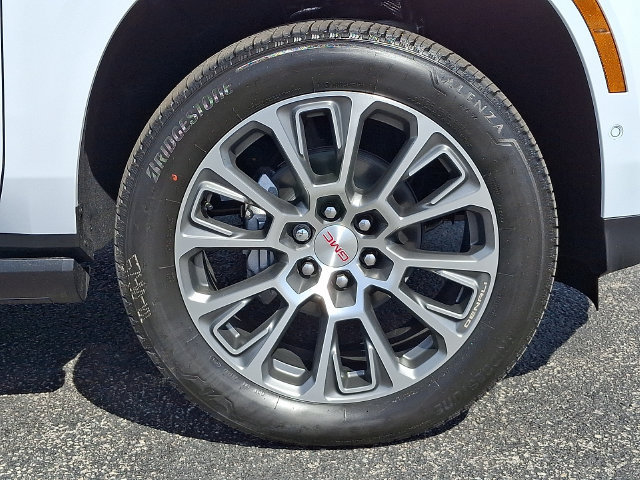 New 2026 GMC Yukon Denali w/ Denali Reserve Package AWD/4WD image 9