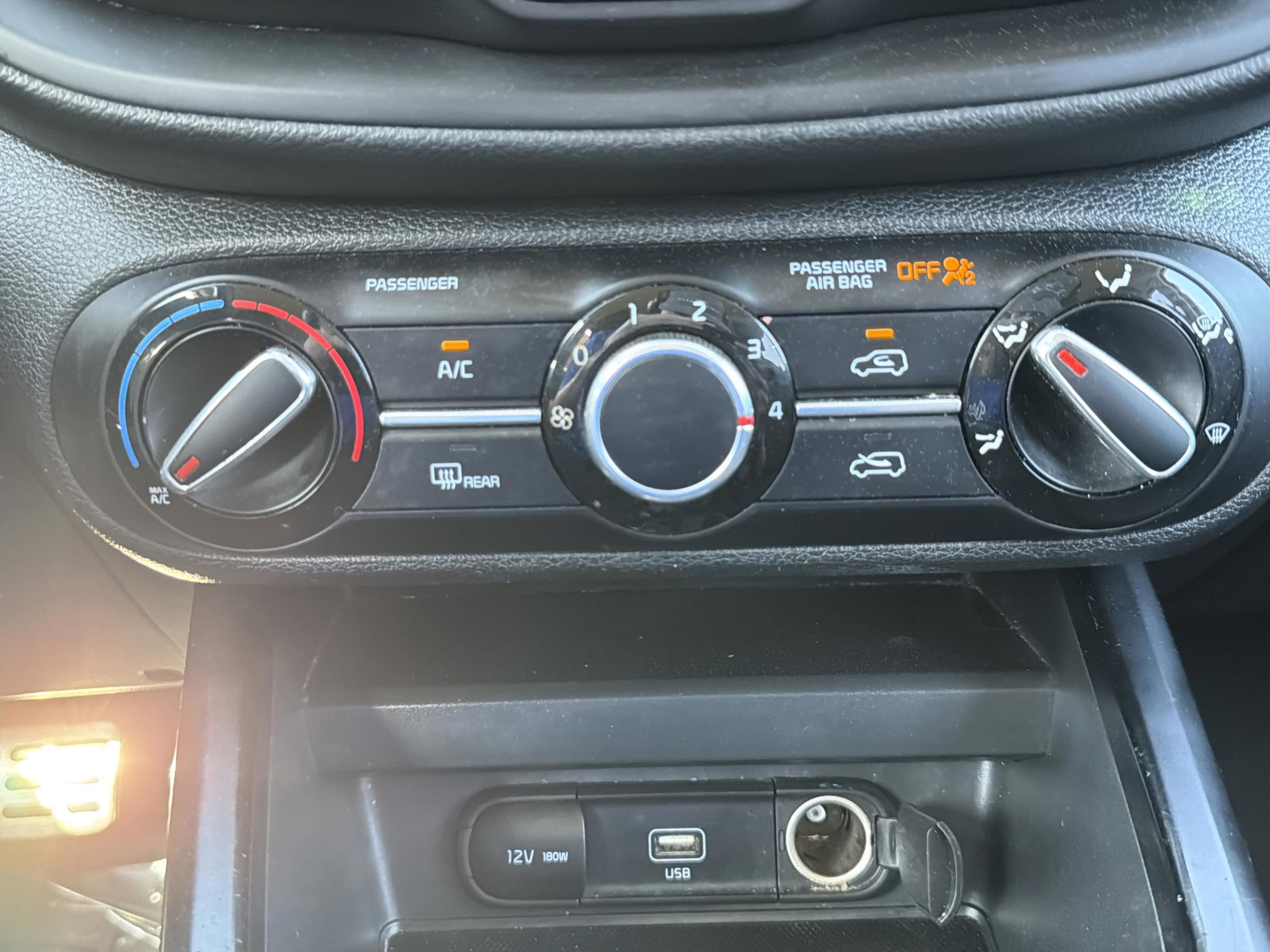 Used 2021 Kia Soul LX image 28