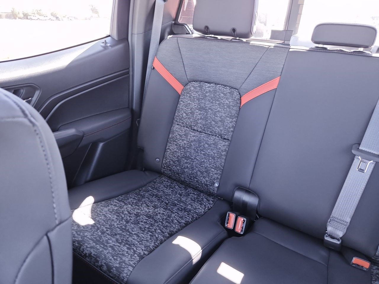 New 2025 Chevrolet Colorado Z71 w/ Midnight Edition image 12