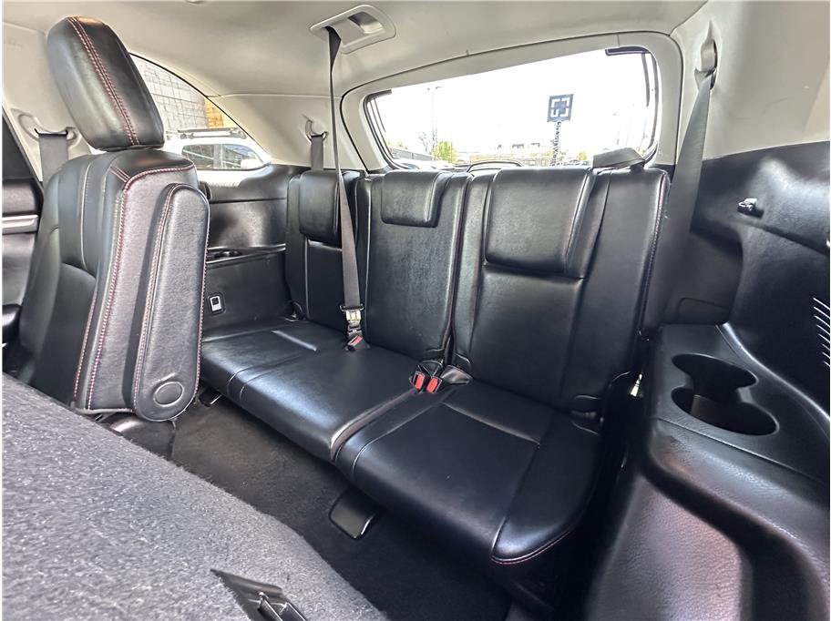 Used 2019 Toyota Highlander SE w/ Nightshade Edition AWD/4WD image 19