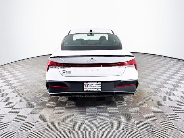 New 2025 Hyundai Elantra SEL FWD image 7