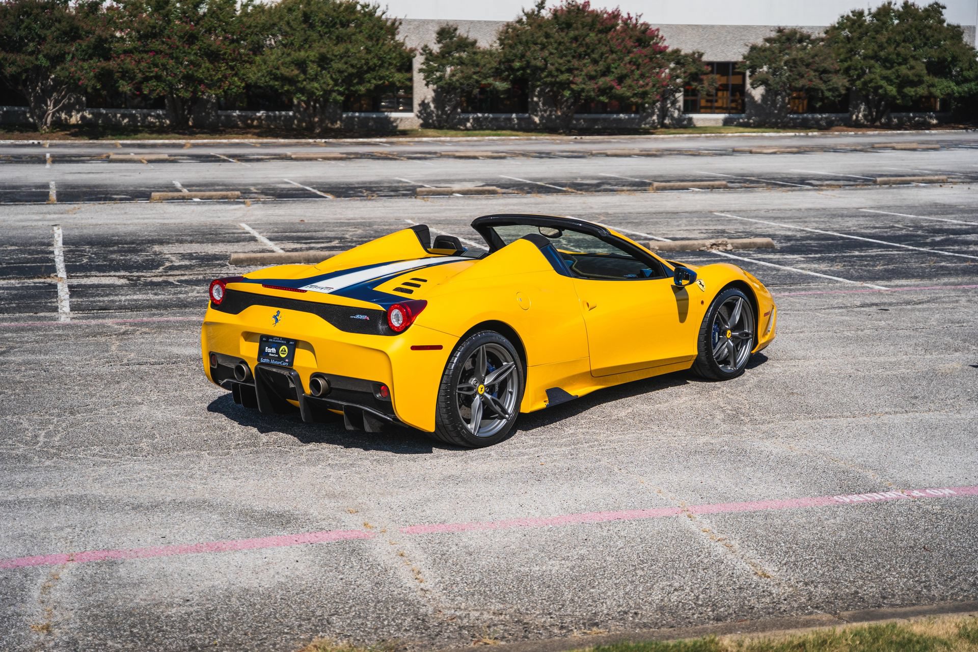 Used 2015 Ferrari 458 Speciale A RWD image 28