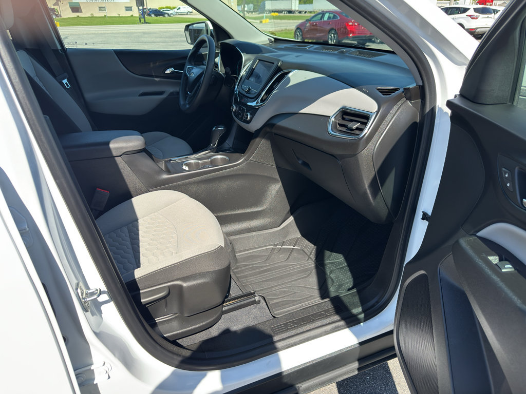 Used 2020 Chevrolet Equinox LT w/ LPO, Floor Liner Package AWD/4WD image 23