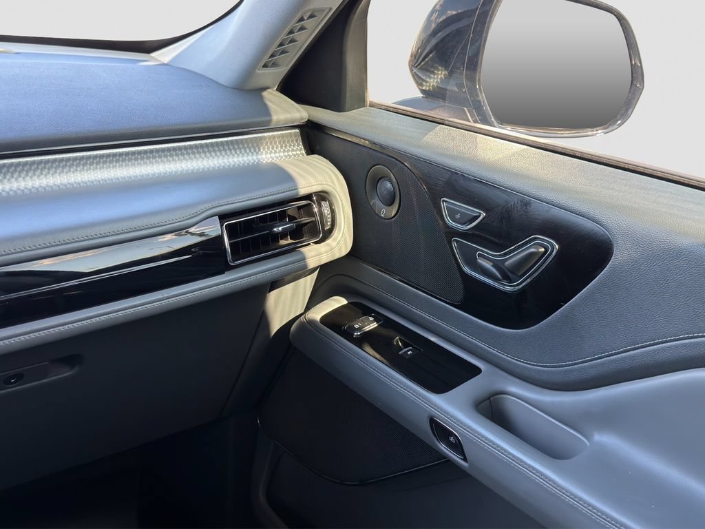 Used 2021 Lincoln Aviator Grand Touring w/ Elements Package Plus AWD/4WD image 28