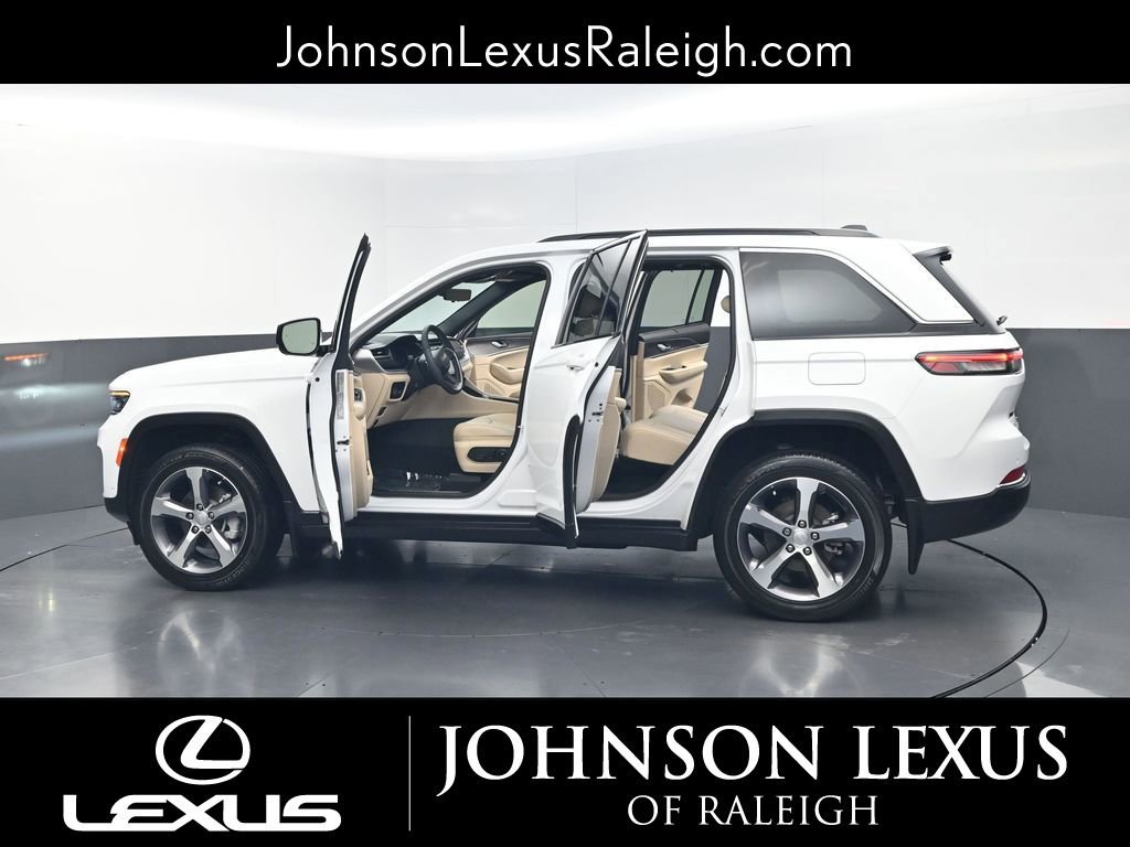 Used 2024 Jeep Grand Cherokee Limited w/ Luxury Tech Group II image 36