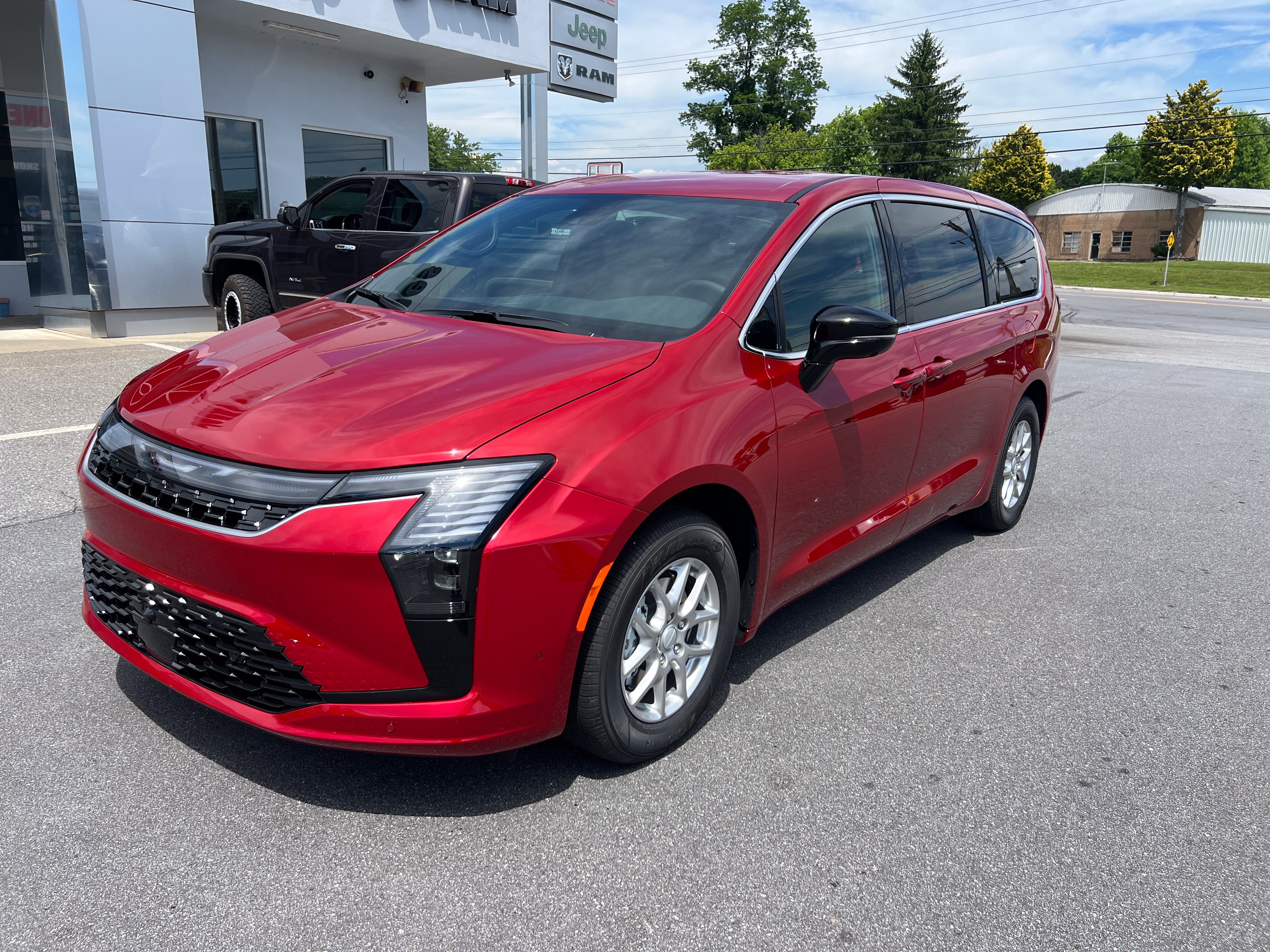 New 2027 Chrysler Pacifica Select FWD image 6