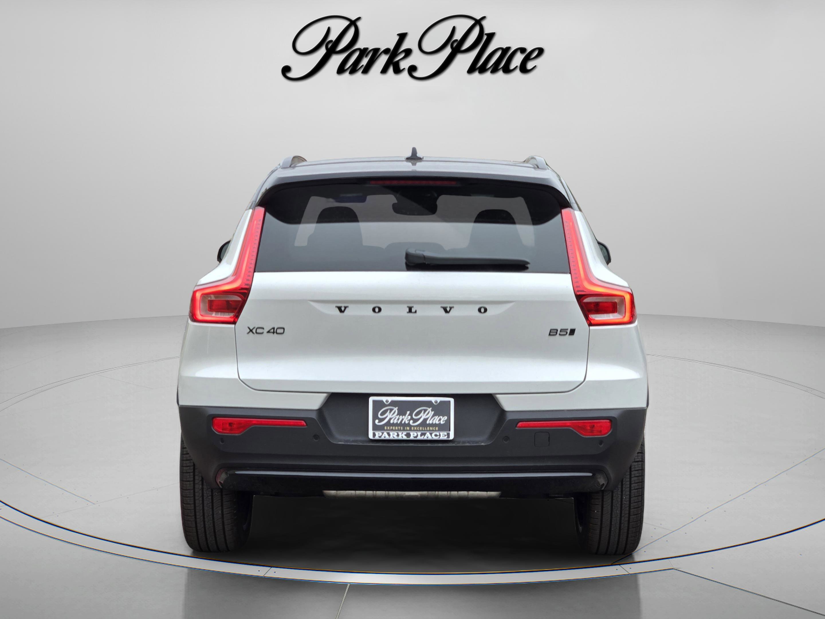 New 2026 Volvo XC40 B5 Ultra w/ Protection Package Premier AWD/4WD image 4