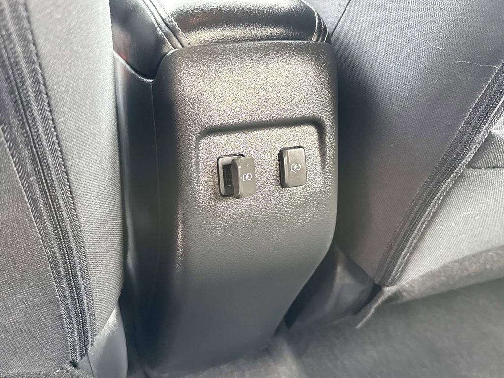 Used 2024 Nissan Kicks SR image 15