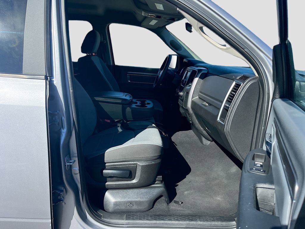 Used 2021 RAM 1500 Classic SLT AWD/4WD image 27