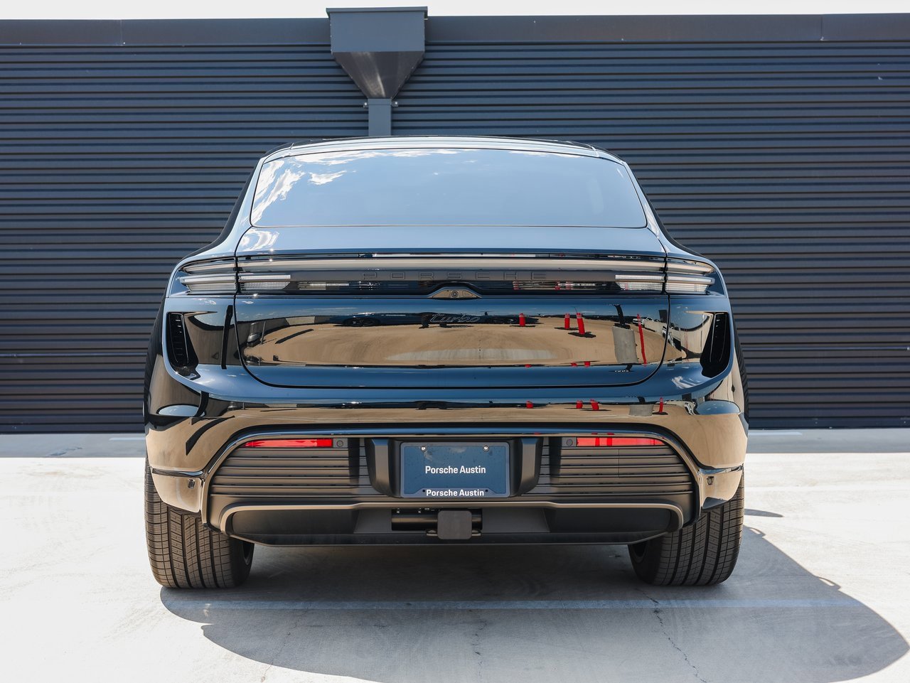 New 2025 Porsche Macan Turbo Electric image 6