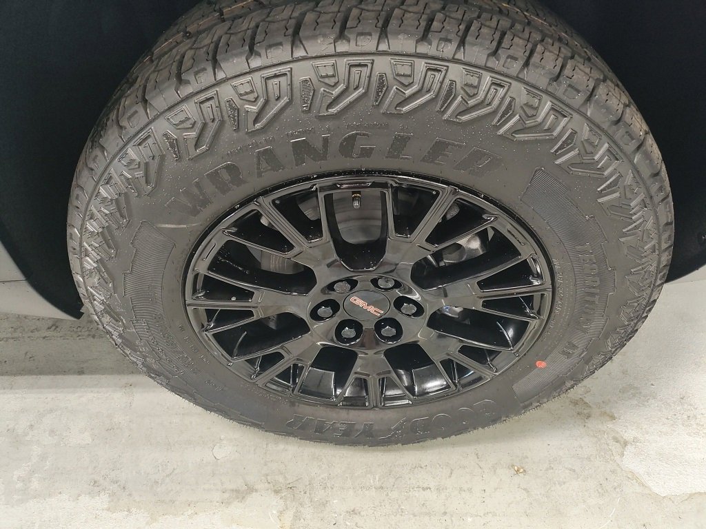 New 2026 GMC Acadia AT4 w/ Luxury Package image 4