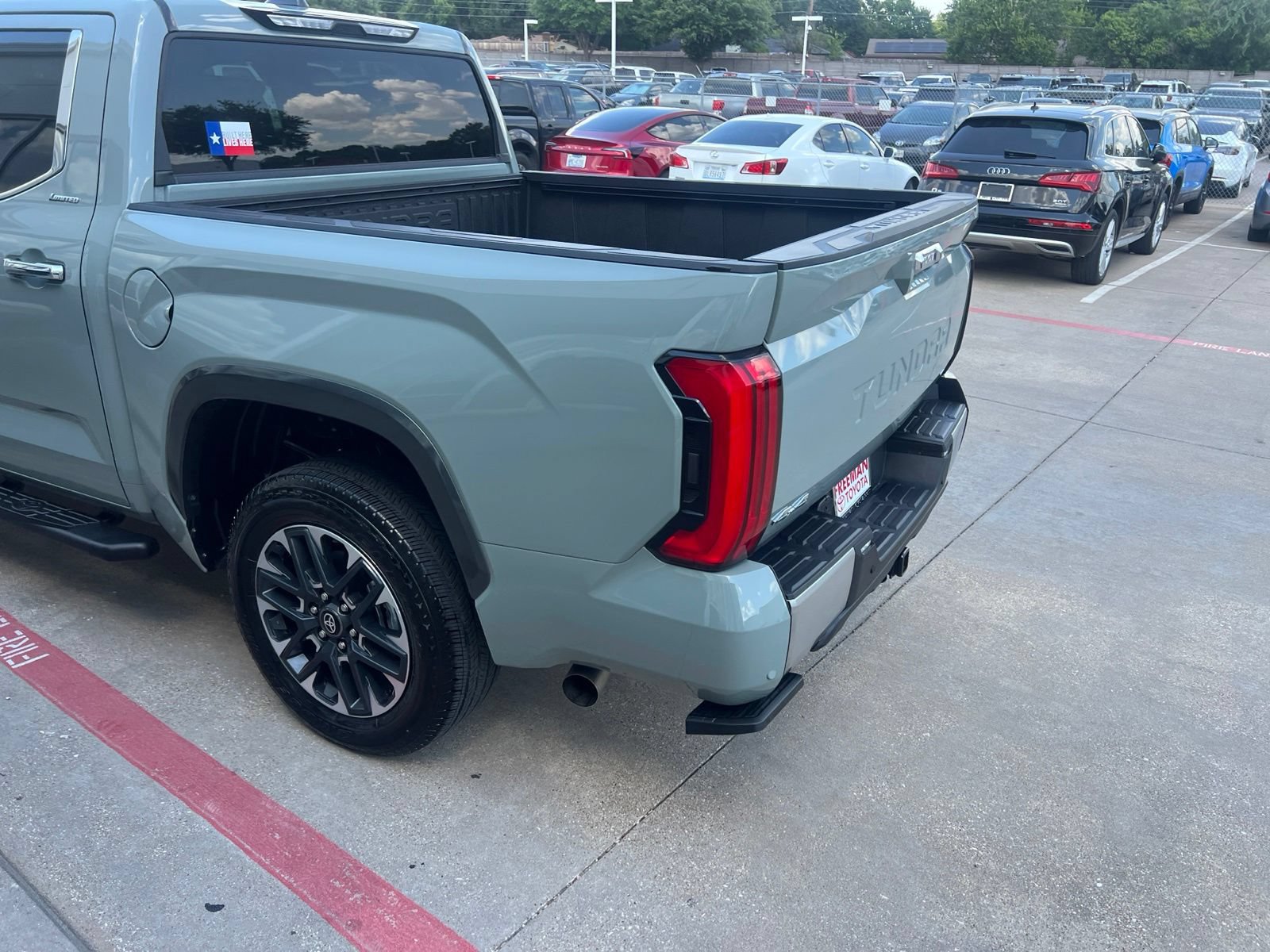 Used 2026 Toyota Tundra Limited AWD/4WD image 19