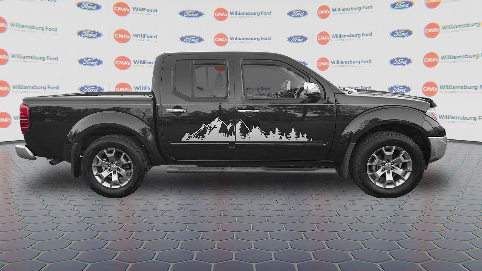 Used 2019 Nissan Frontier SL image 2