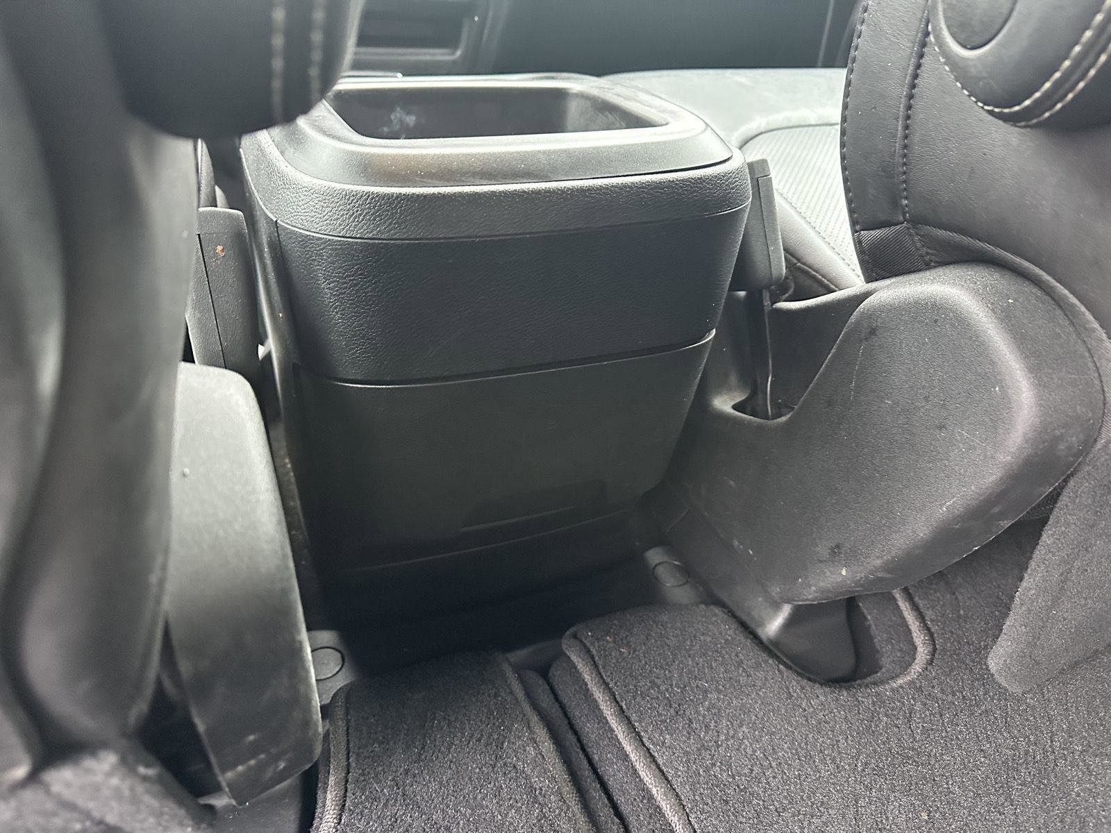 Used 2025 Chrysler Pacifica Select image 14