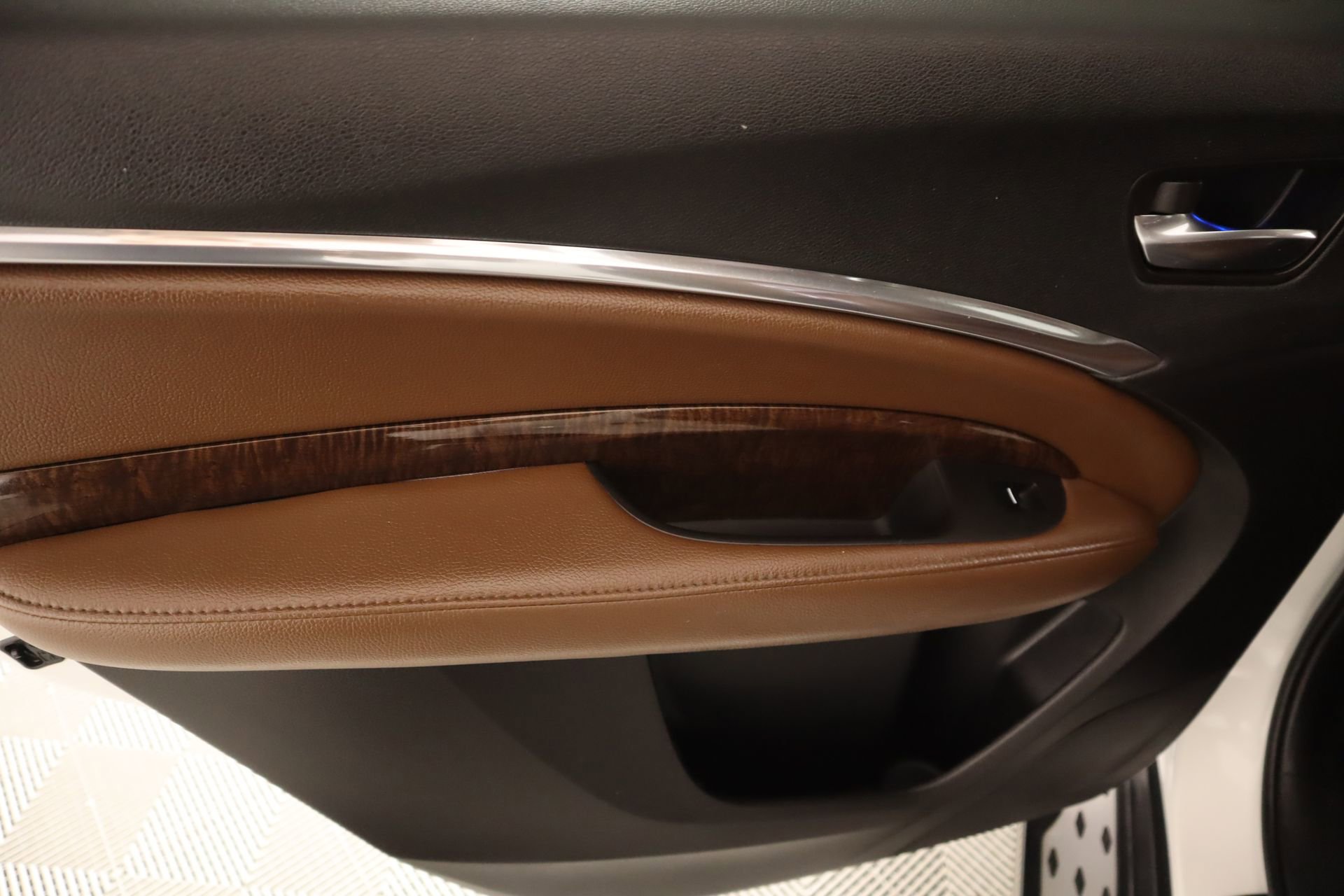 Used 2018 Acura MDX SH-AWD w/ Technology Package image 19