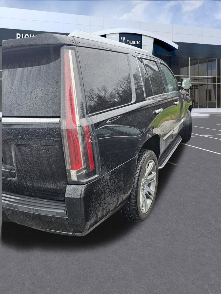Used 2018 Cadillac Escalade Premium Luxury AWD/4WD image 13