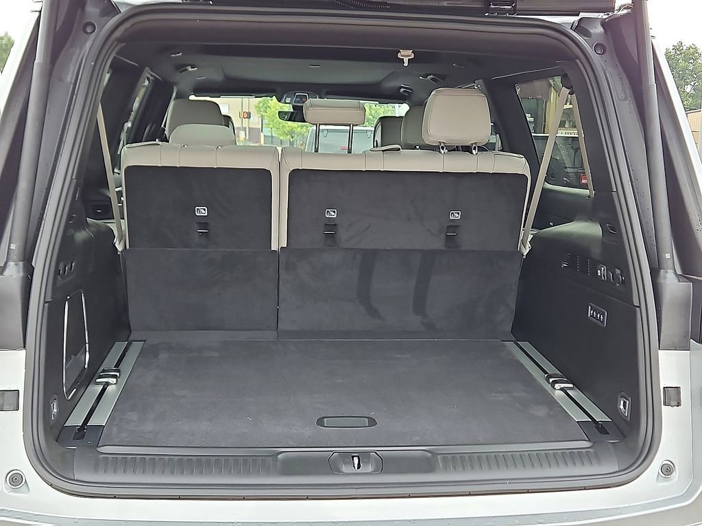 New 2025 Jeep Wagoneer L Series III w/ Premium Group I AWD/4WD image 6