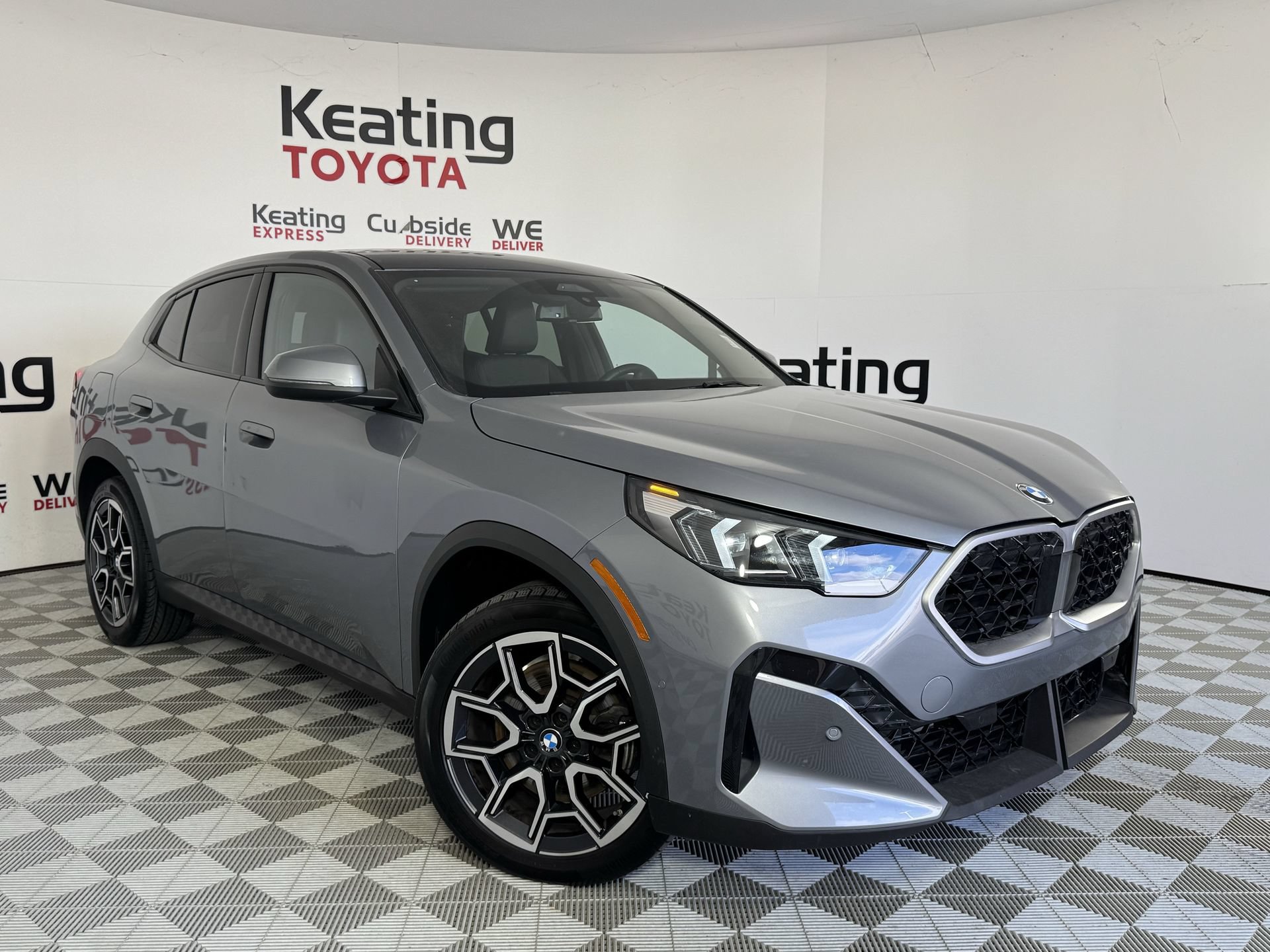 Used 2026 BMW X2 xDrive28i AWD/4WD image 3