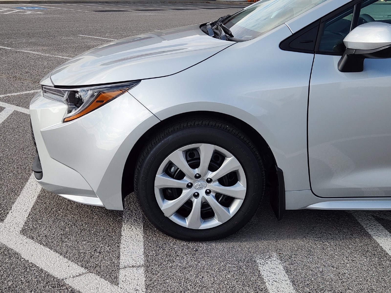 New 2027 Toyota Corolla LE FWD image 9