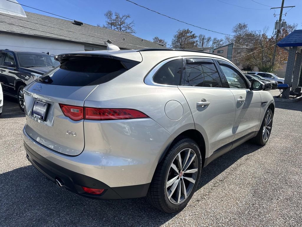 Used 2017 Jaguar F-PACE Prestige image 8