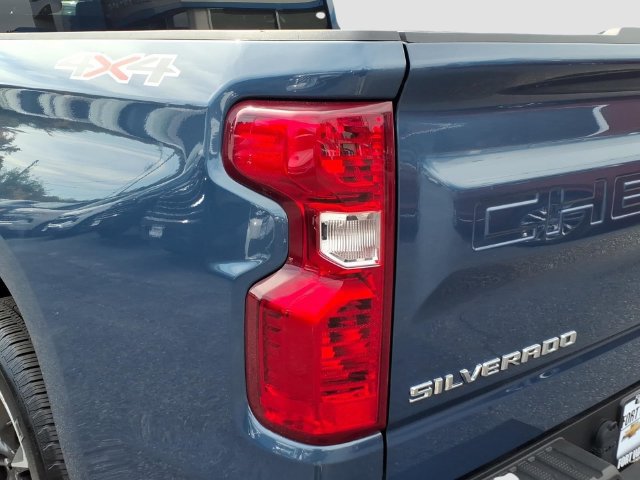 Used 2024 Chevrolet Silverado 1500 LT AWD/4WD image 27