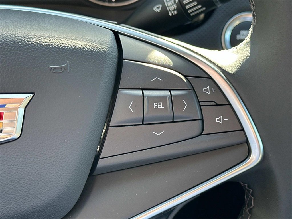 New 2025 Cadillac XT5 Luxury image 23