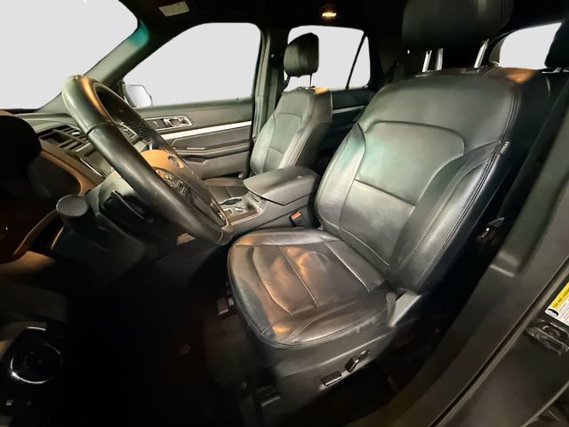 Used 2016 Ford Explorer XLT w/ Equipment Group 202A image 22