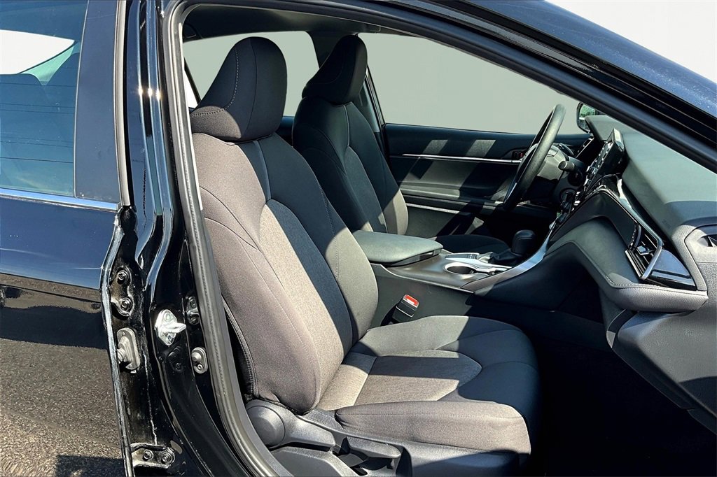 Used 2024 Toyota Camry LE image 7