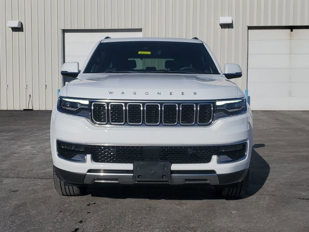 Used 2022 Jeep Wagoneer Series III w/ Premium Group I image 2