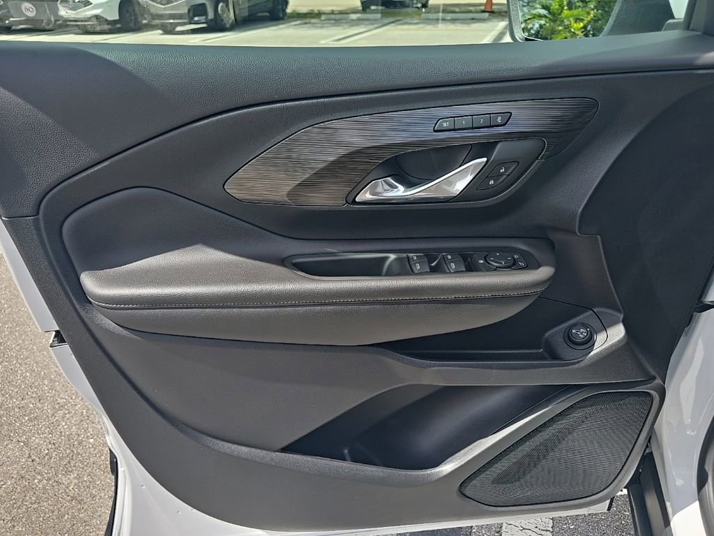 Used 2023 GMC Terrain SLT image 14