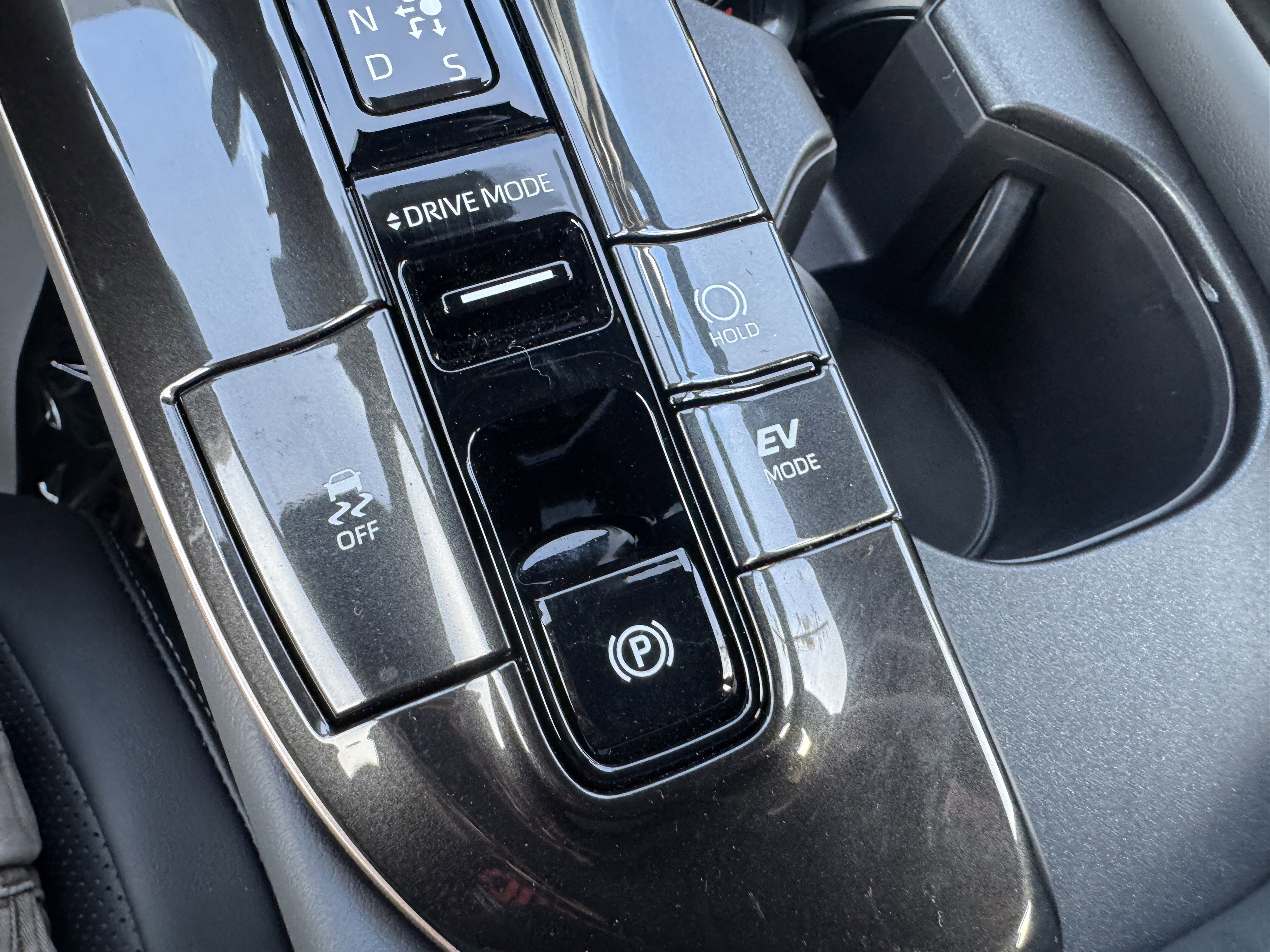 Certified 2025 Toyota Crown Signia image 30