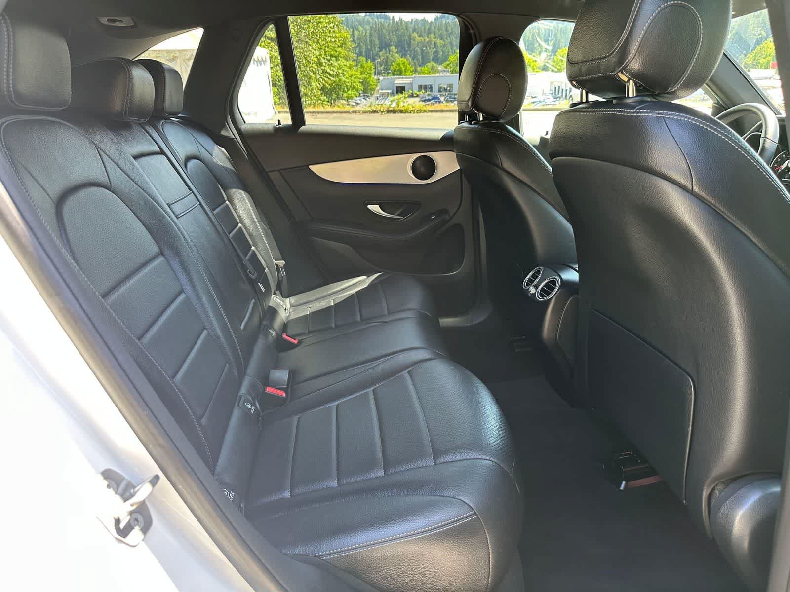 Used 2021 Mercedes-Benz GLC 300 4MATIC image 13