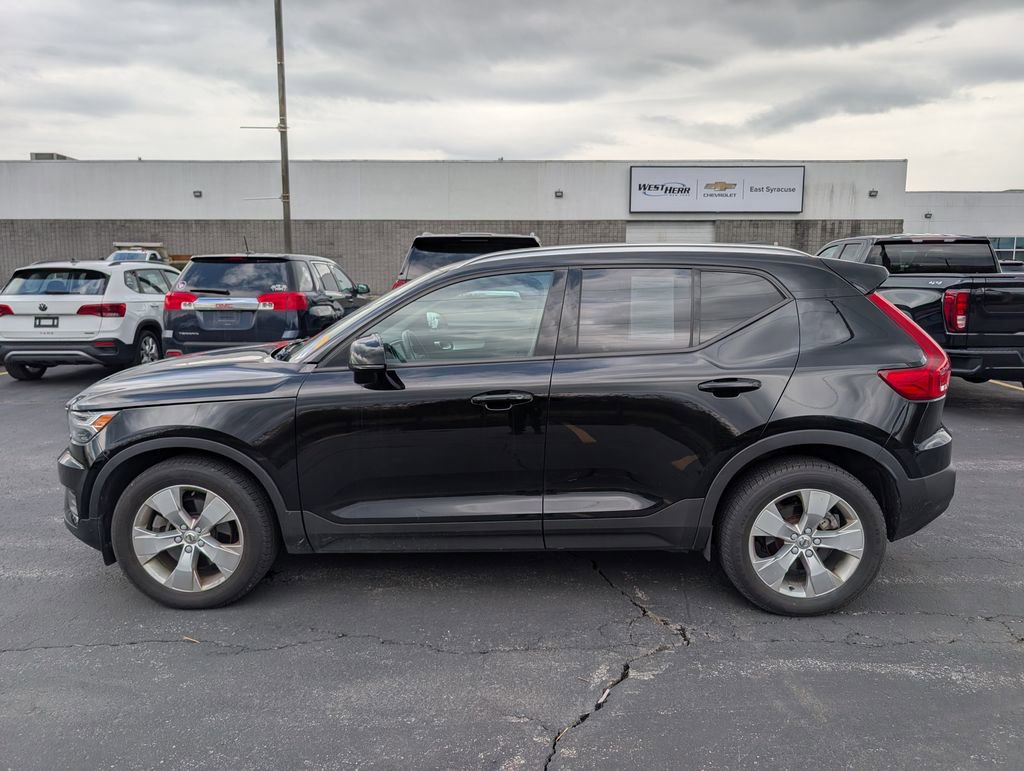 Used 2019 Volvo XC40 T5 Momentum AWD/4WD image 7