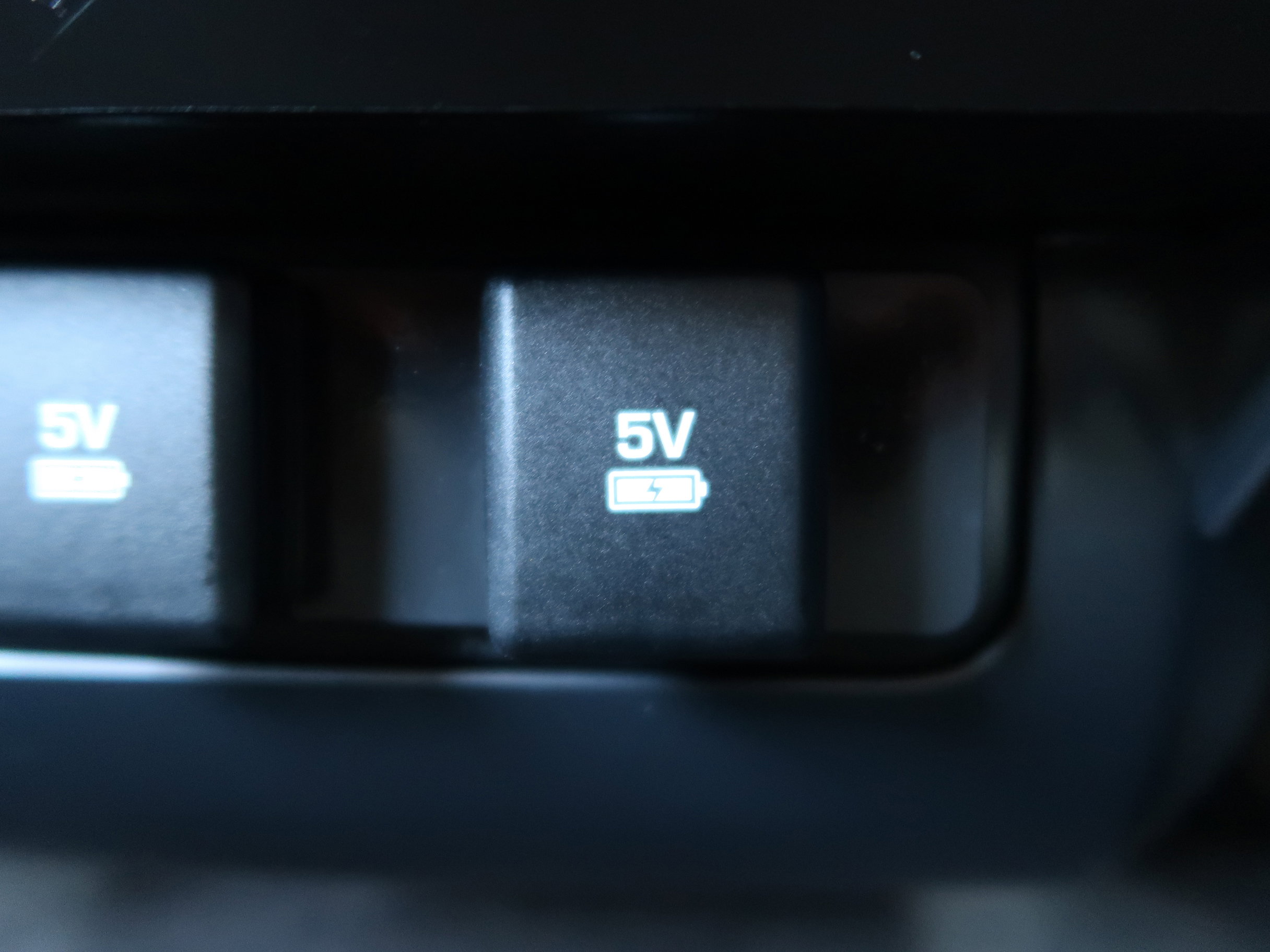 Used 2018 Land Rover Range Rover Sport SE image 41