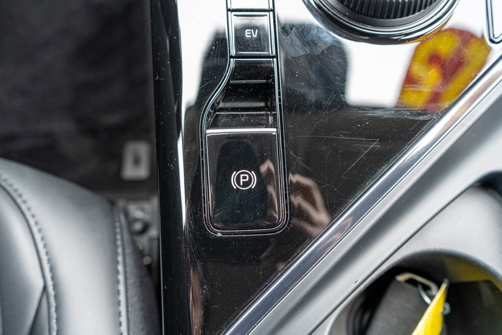 Used 2025 Kia Niro EX w/ EX Cold Weather Package image 31