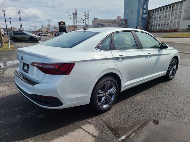 Used 2024 Volkswagen Jetta SE w/ Panoramic Sunroof Package image 7