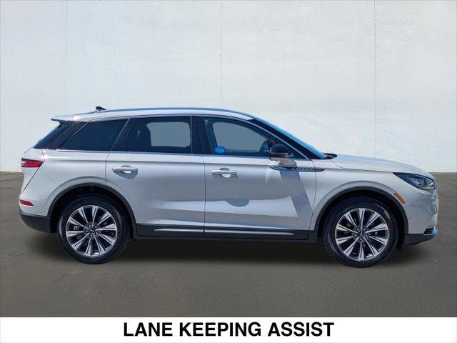 Certified 2022 Lincoln Corsair Reserve w/ Rear Removable Package Tray image 6